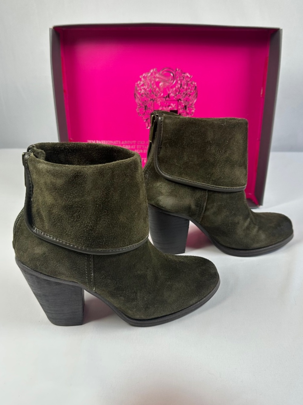 Women's Vince Camuto Hamilton Olive Green Suede Boots Size 5 NIB Zipper Back